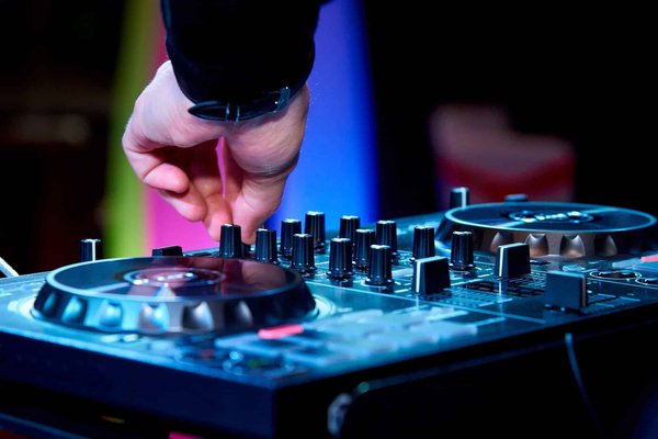 À la recherche d'un DJ français, comment faire ?