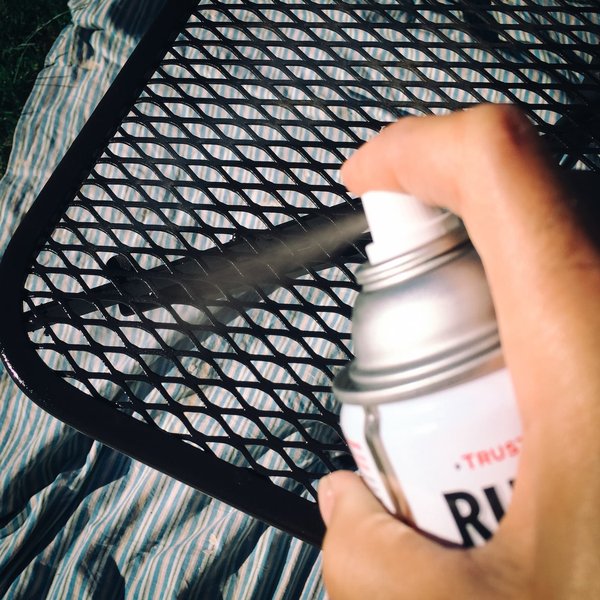 Quels sont les conseils pour peindre du mobilier en métal?